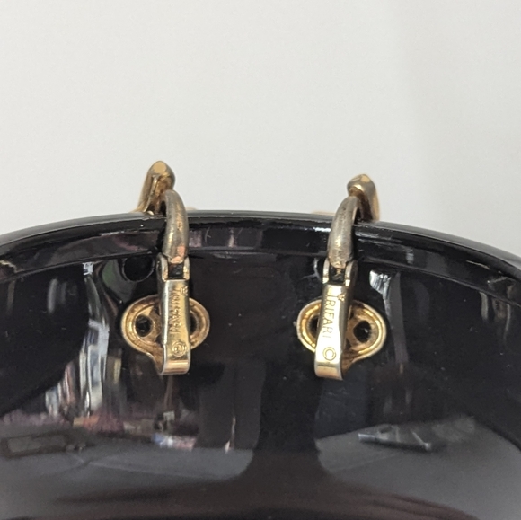 Vintage Trifari clip on gold toned and blue leaf  earrings - Picture 2 of 4